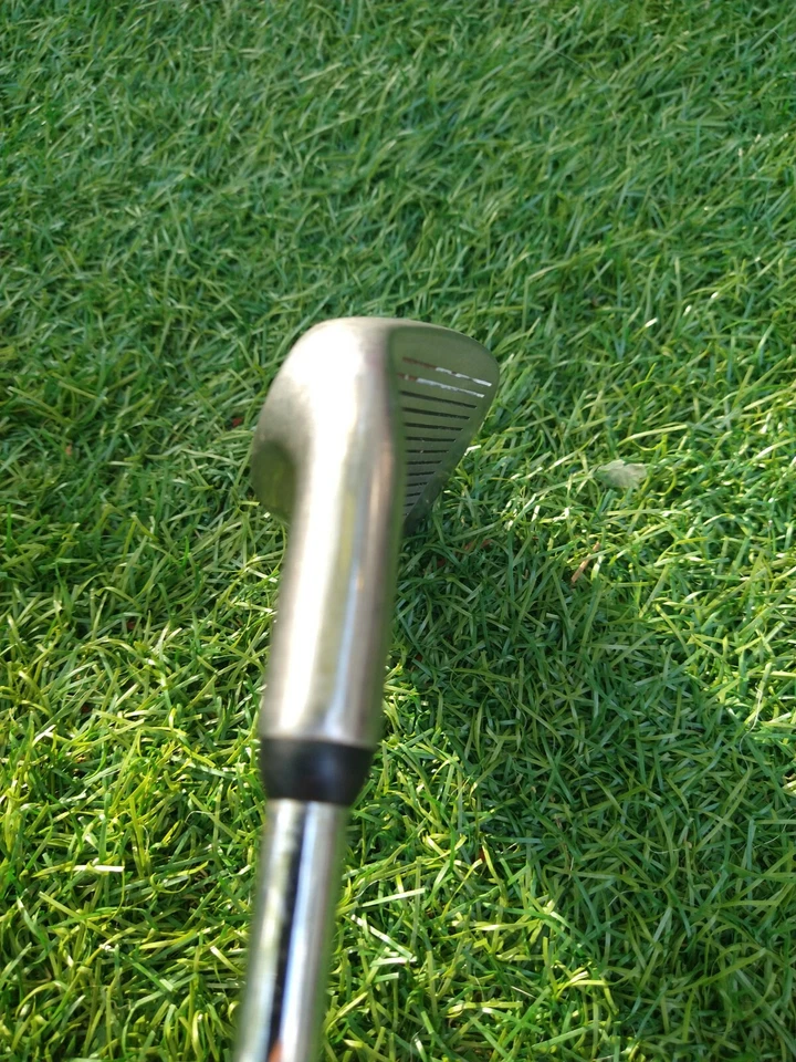 Cleveland Tour Action TA4 # 8  Iron W/ 38" RH Regular Flex Graphite Shaft - Image 3 of 4
