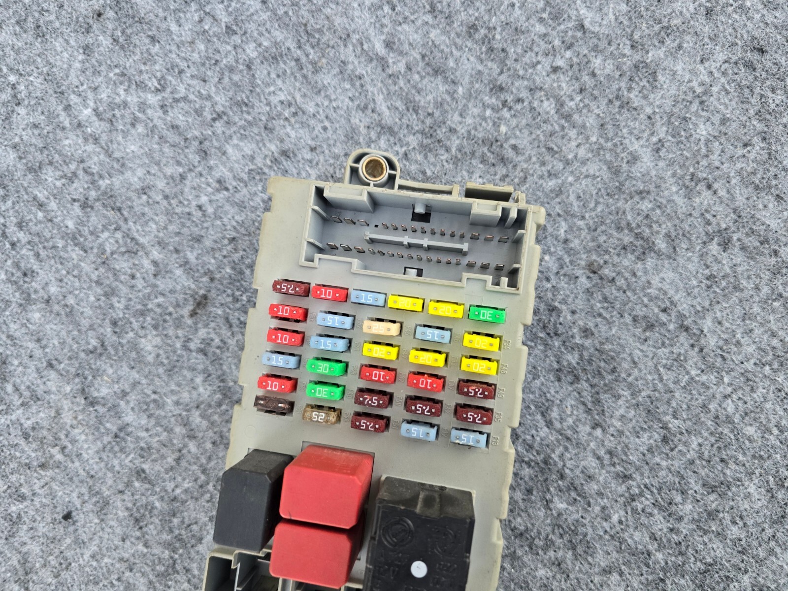 FUSE BOX RELAY MODULE ASSEMBLY 58k 08-12 MASERATI GRANTURISMO 4.2L M145