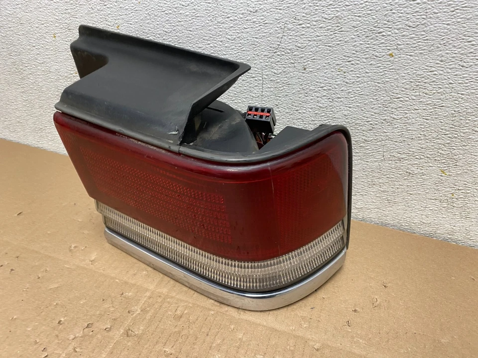 1988-1991 Plymouth Acclaim правосторонний задний фонарь правосторонний от оригинального производителя i9032 DW - Изображение 2 из 4