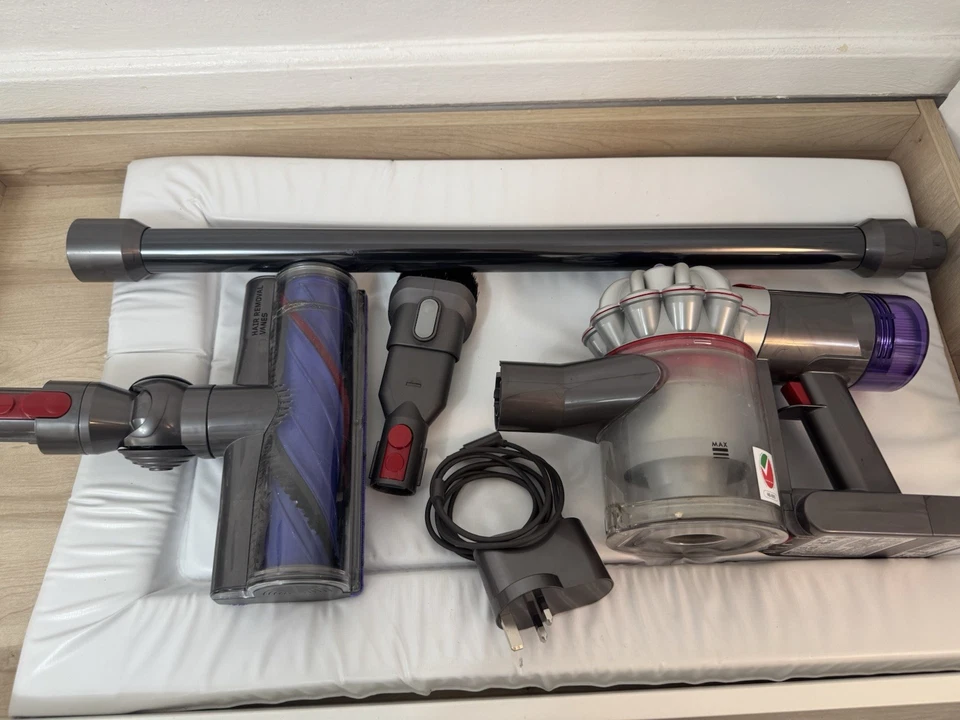 Dyson V8 Advanced, photo 4 of 5