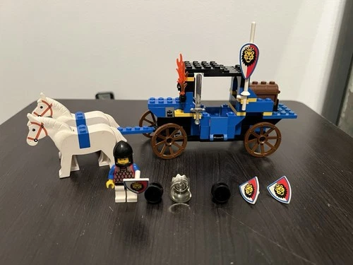 Lego 6044 Castle Royal Knights Kings Carriage 90% Complete Missing Pieces