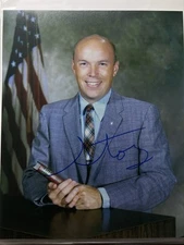 Story Musgrave Signed 8x10 Photo Astronaut Autograph Space Shuttle Apollo NASA
