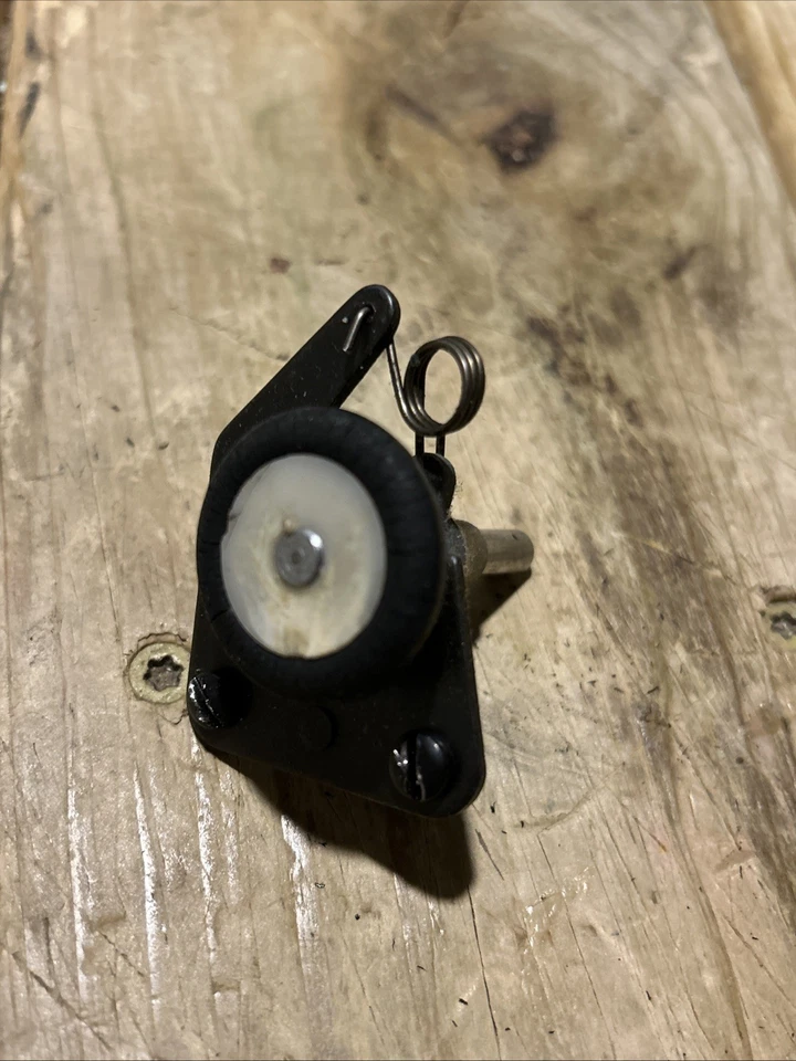 White Majestic 1240 Sewing Machine Bobbin Winder Assembly - Image 2 of 3