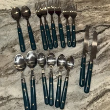 16 pieces Green Stainless Flatware Silverware Riveted Handles Mixed Lot China