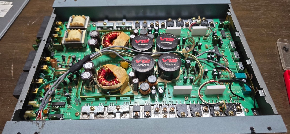 ALPINE V12 2/1チャンネルパワーアンプ MRV-1000 Vintage Alpine V12 Mrv-1000 2/1 Channel Power Amplifier Amp for