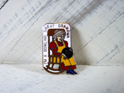 Vintage Debe I'm A Bowling Great Grandma Sitting in Chair Hat Lapel Pin - G3