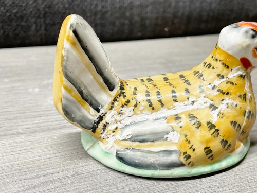 ANTICA GALLINA IN CERAMICA INGLESE PRIMA STAFFORDSHIRE SOLO SUL COPERCHIO PORTAUOVO SUCCESSIVO! - Foto 2 di 13