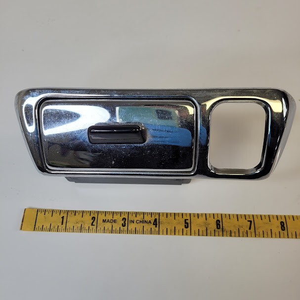 1970-1980 Rolls Royce Wraith Rear RH Door Panel Trim Ash Tray Chrome OEM