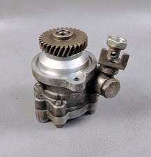 Pompe direction assistée Nissan URVAN
