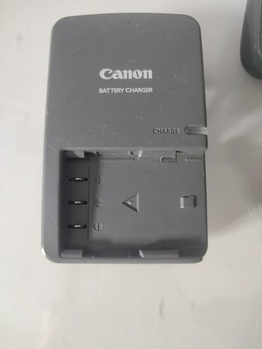 CARICABATTERIE ORIGINALE CANON 350D 400D CB-2LWE con spina UK - Testato - Foto 2 di 3