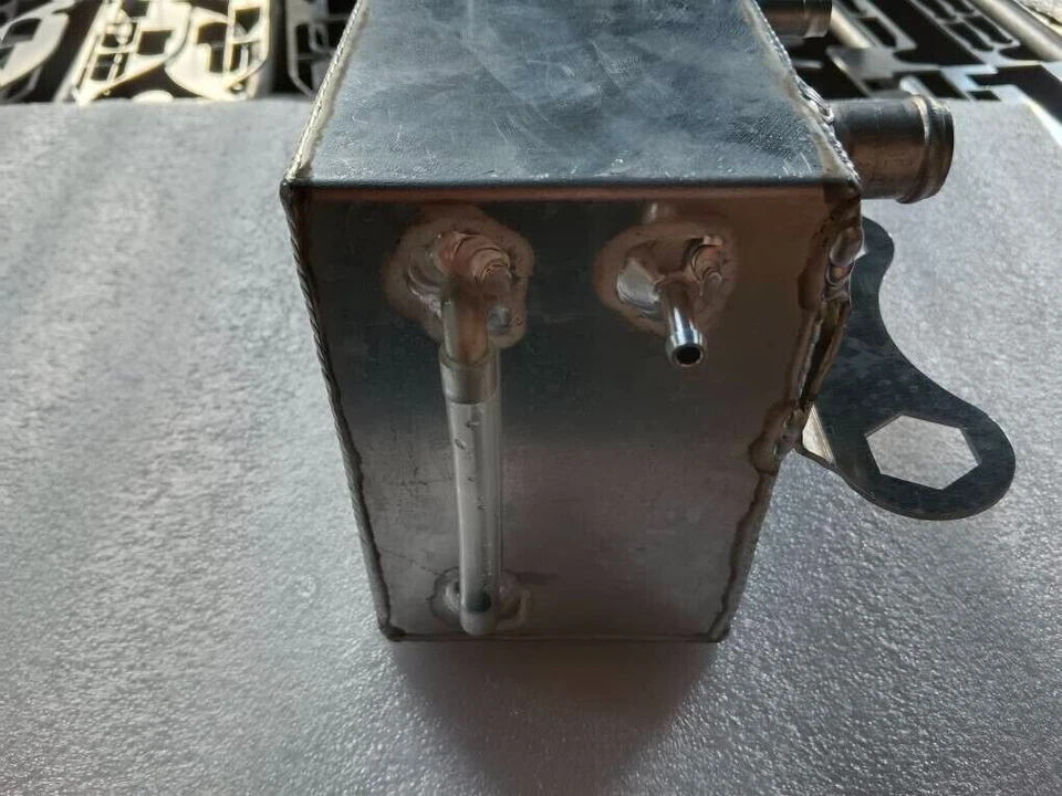 Depósito de tanque de expansión de aluminio para Lancia Beta 1973-1982 Foto 3 de 4