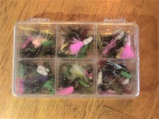 (#242) LOT OF 54 FLY LURES IN PLASTIC CONTAINER - #8 FRESHWATER HOOKS