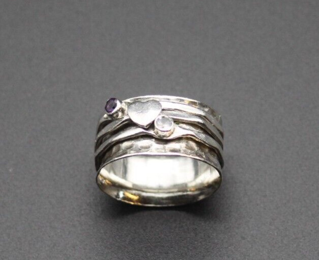 Pretty amethyst and solid silver 'spinner' heart … - image 1