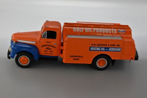 First Gear Gulf Oil Mathews 1951 Ford F-6 Fuel Tanker 18-1764 1:34 NEW - Picture 3 of 23