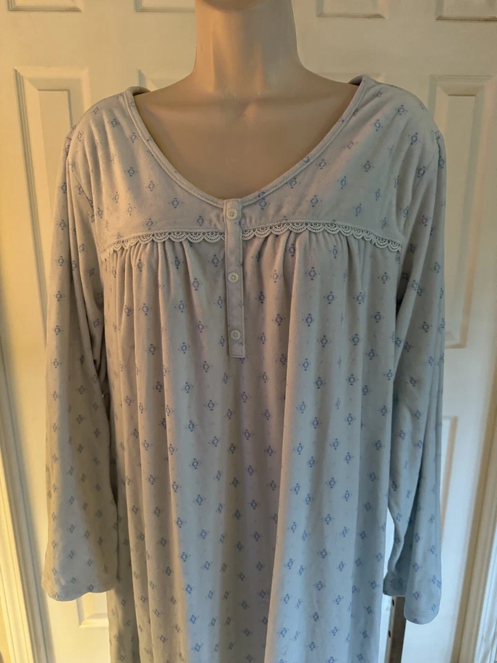 Camisón largo Croft&Barrow polar Queen verde menta estampado azul cuello en V 3B Plus 1X Foto 3 de 4