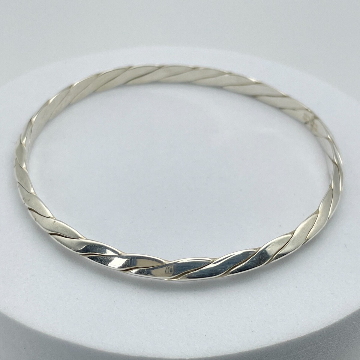 アクセサリー Tiffany bangle 16-17 cm. T&Co.925 Tiffany & Co. 1837 Bangle Bracelet in Sterling Silver $525