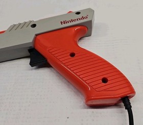 Original 1985 Nintendo NES Zapper Duck Hunt Gun NES-005 Light  Orange UNTESTED