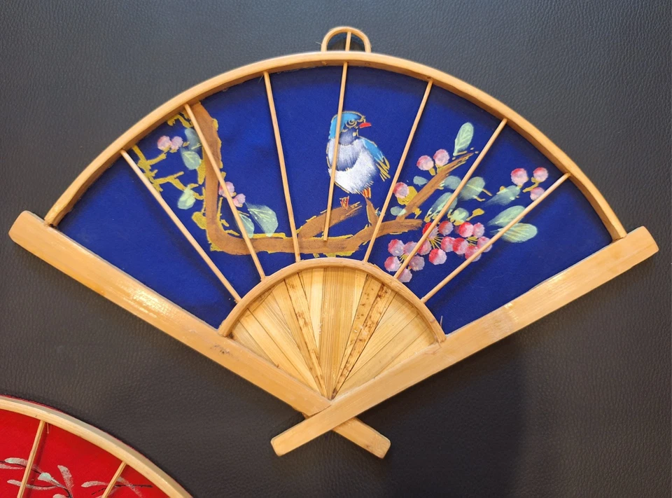 3 abanicos de bambú orientales japoneses pintados a mano asiáticos colgantes de pared arte floral de ratán Foto 2 de 4