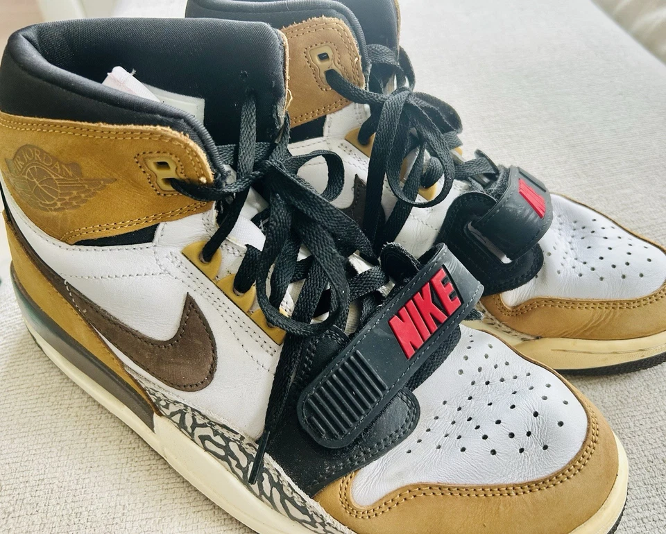 RARO AIR JORDAN LEGACY 312 NOVATO DEL AÑO Zapatos para Hombre Talla 10 AV3922-102 Foto 2 de 4