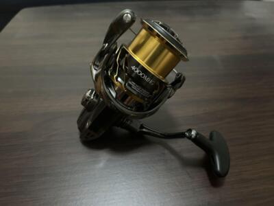 Shimano 20 Twinpower 4000MHG 5.8 Gear Spinning Reel Used from
