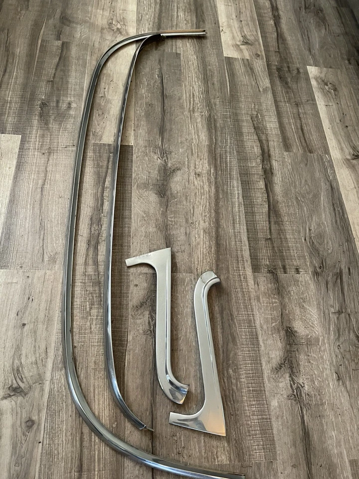 Ford Fairlane Galaxie Ranchero 1959 pilar moldura de parabrisas personalizada Foto 2 de 4