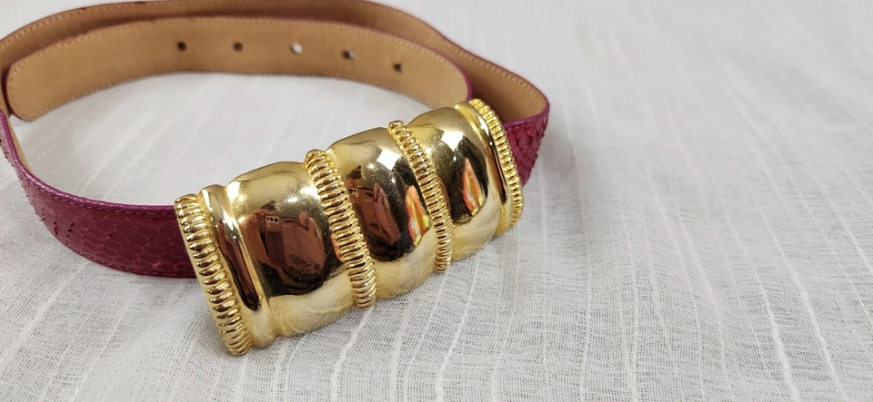 B.G. Cinturón Rosa Calle Piel de Serpiente Genuina y Cuero Tono Dorado Hebilla Talla M Foto 2 de 4