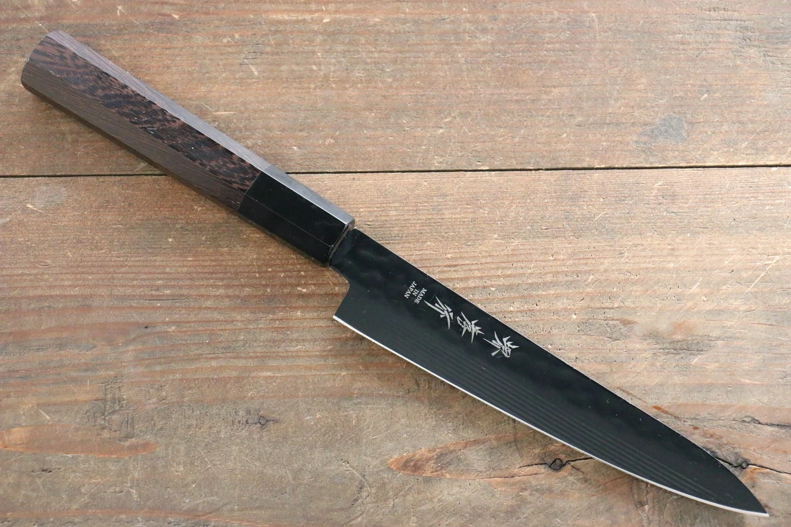 Sakai Takayuki Kurokage VG10 Hammered Teflon Coating Petty-Utility Japanese Knif
Opens in a new wind