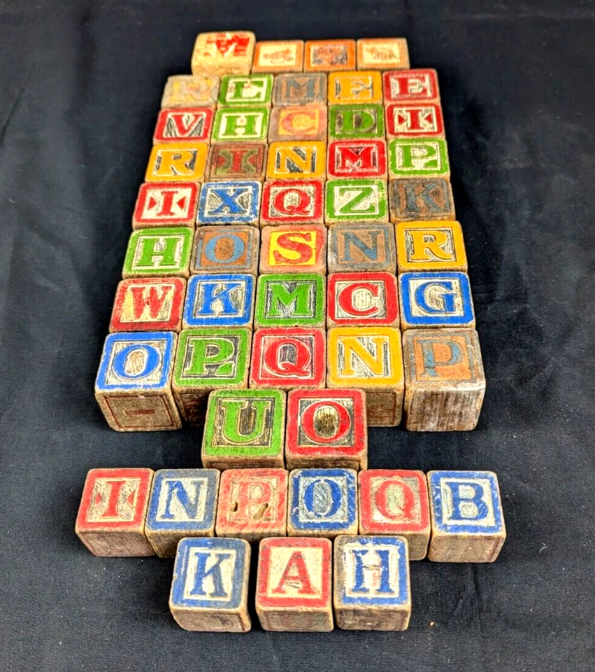 Lote De Colección De 50 Bloques De Construcción Infantiles De Madera Pintada Varios Tamaños Foto 3 de 4