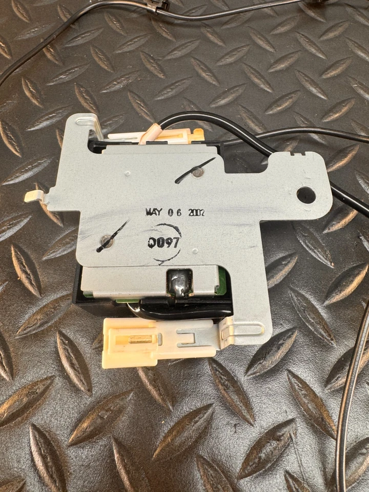 Relé de filtro de ruido de antena Toyota Avalon 2000-2004 90084-98029 OEM Foto 3 de 4