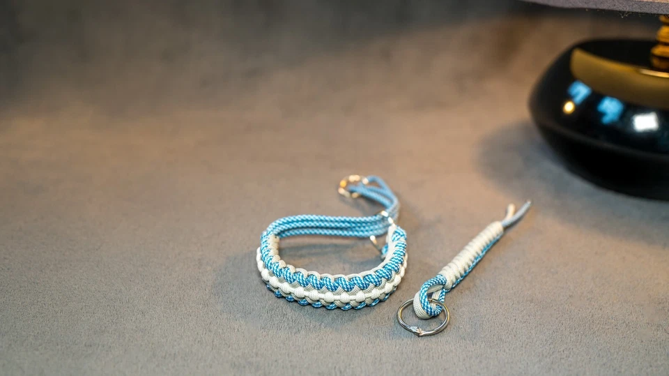 定制手工相机腕带。 + Free 钥匙扣 白色 浅灰色, 浅蓝色 — 第 4/4 张图片