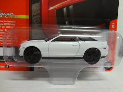 ジョニーライトニング シボレー カマロ Z28 プラスチックモデル風 1/64