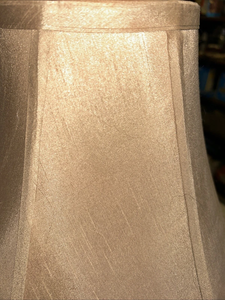 JUEGO DE 3 pantallas de lámpara clásicas en forma de campana de 6 lados de seda color camello 6x11x14 de colección Foto 3 de 4