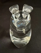VINTAGE STEUBEN CRYSTAL PIG LLOYD ATKINS FIGURINE PAPERWEIGHT HAND COOLER 4-1/2"