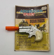 Vintage 1976 Esquire American West Derringer Cap Pistol - Unused in Package