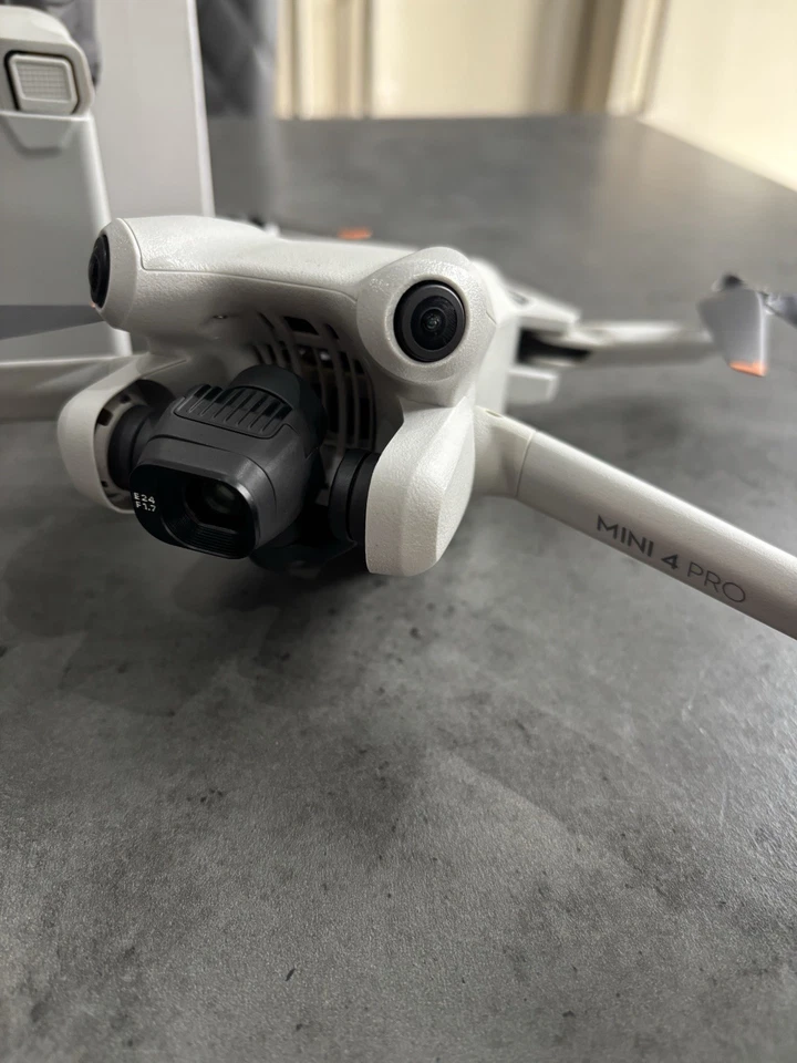 DJI Mini 4 Pro Fly More Combo Camera Drone RC2 Controller Great Condition - Image 4 of 4