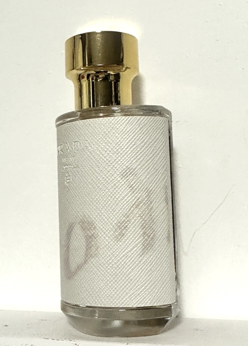 m*u様 ほぼ未使用☆PRADA La Femme EDP 100ml Prada La Femme / Prada EDP Spray 3.4 oz (100 ml) (w