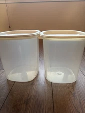 Rubbermaid Servin Saver #6 12 Cups/ 2.8 Lt Container Almond Tall Square w/ Lid