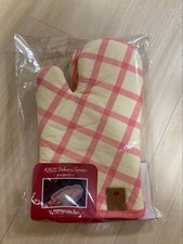 Kiki's Delivery Service Ghibli Park Exclusive Witch Oven Mitt Plaid New