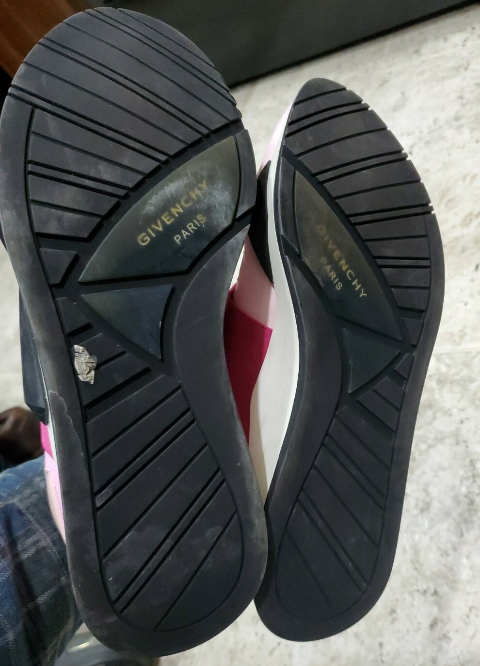 GORGEOUS AUTHENTIC GIVENCHY RUNNER ELASTIC ATHLET… - image 6