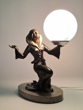 LAMPE ART DECO FEMME AU BALLON / REGULE  (PAS BRONZE)    (Décoretout31)
