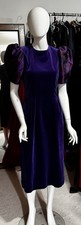 Vestido midi vintage años 80 de terciopelo morado con mangas abullonadas metálicas talla 8
