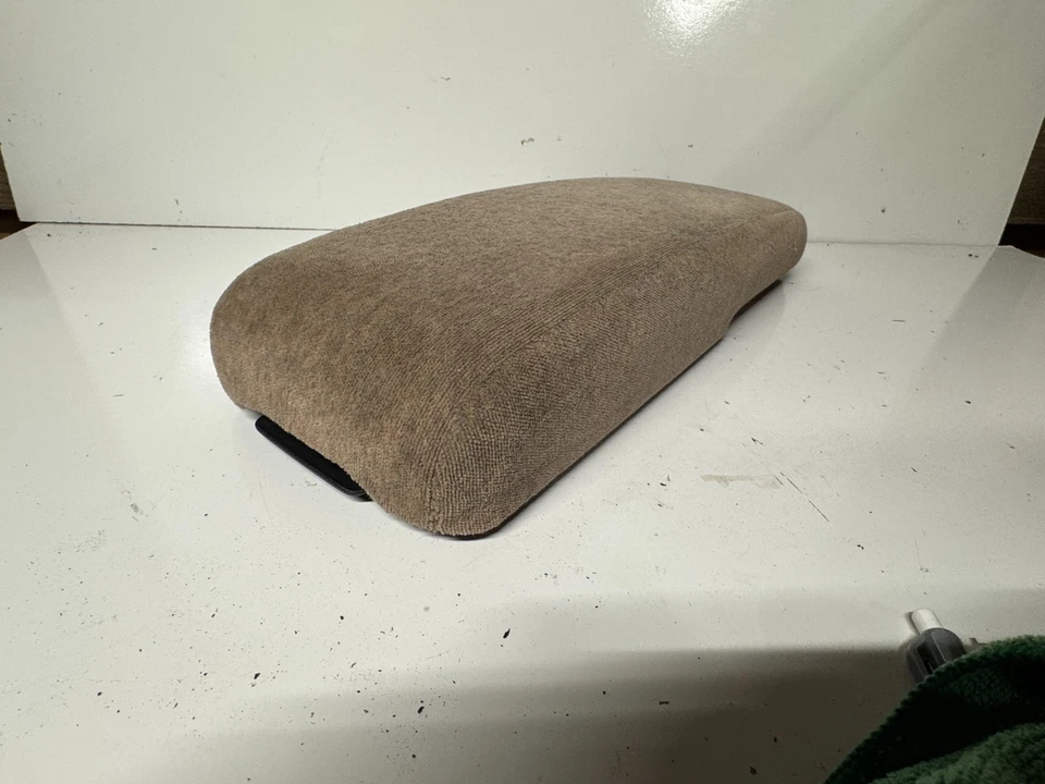 Крышка подлокотника центральной консоли Chevrolet S10 GMC Sonoma желтовато-коричневая коричневая ткань - Изображение 2 из 4