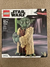 LEGO Star Wars: Yoda (75255)* damaged Box * See Pics