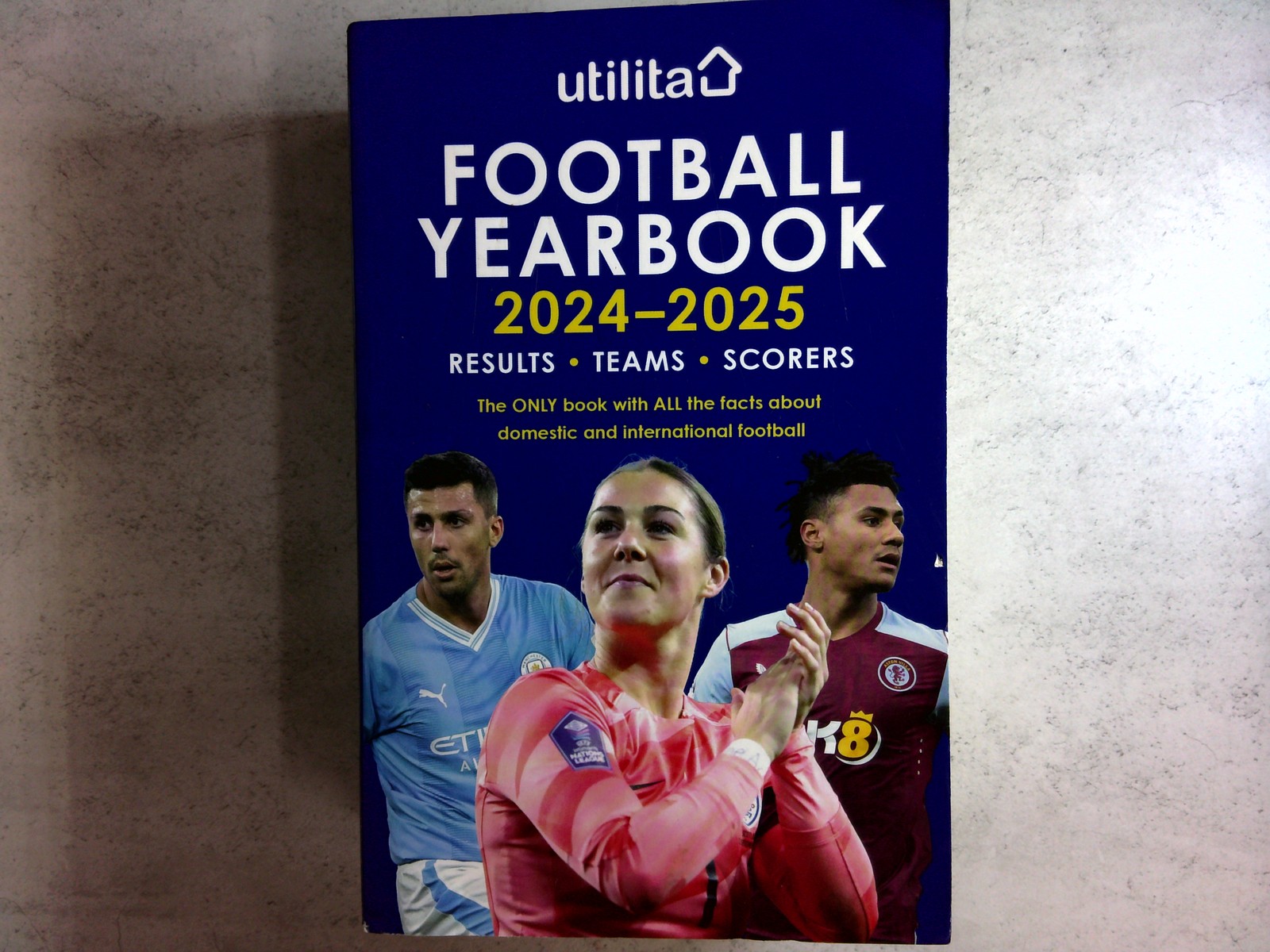 Utilita Football Yearbook 2024-2025 Paperback