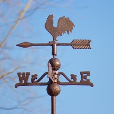 Wetterhahn, Wetterfahne, Gusseisen mit Standfuss, Windspiel f&uuml;r Dach und Mauer