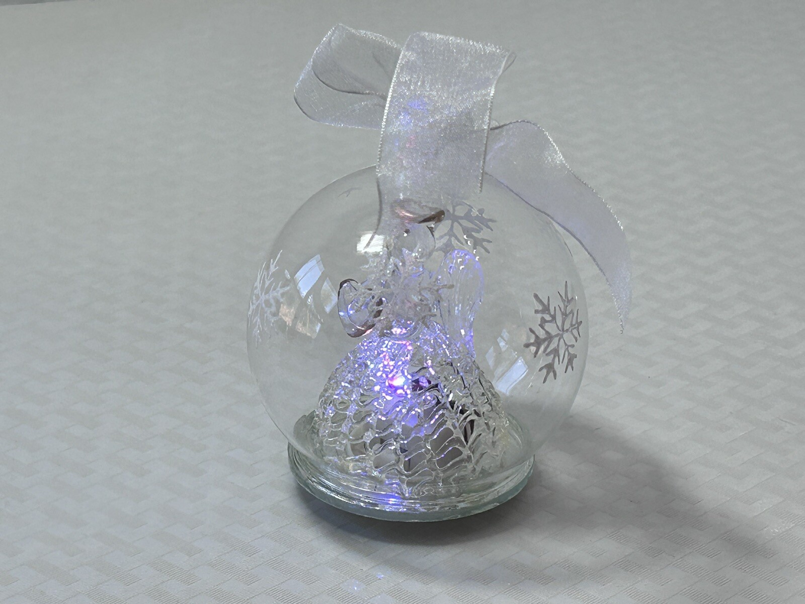 3.5” Glass Dome Light Up Christmas Angel W/ Heart Ornament Snowflake Etchings 