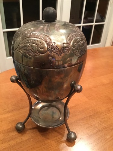 WALKER & HALL SILVER PLATED EGG CODDLER - 3 FEET w WOODEN FINIAL - FLORAL DESIGN - Picture 3 of 10
