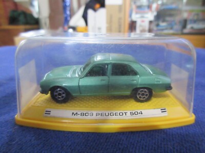 Dinky Peugeot 504 ミニカー s-l400.jpg