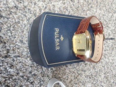 Vintage Gold Tone Pulsar Hexagon Face Analog and Digital Watch V041-5270. NOS!