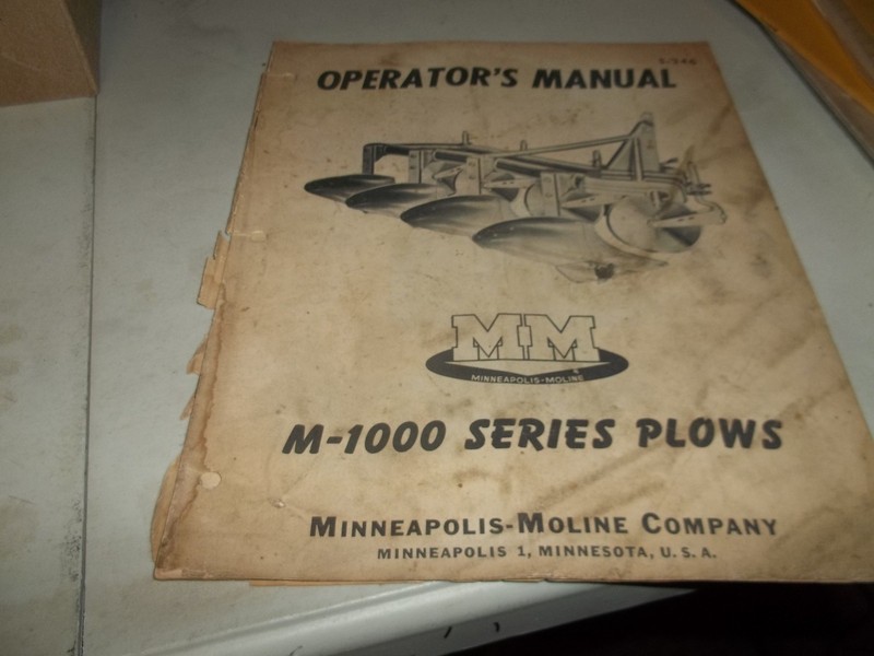 Minneapoli-Moline 'M-1000" Series Plows Operators Manual